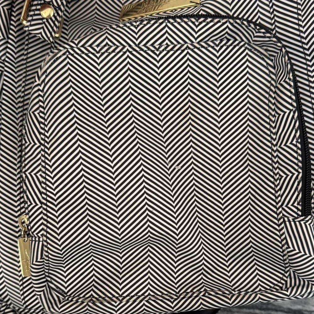 Ju-Ju-Be Black and White Chevron Diaper Bag with Gold Accent